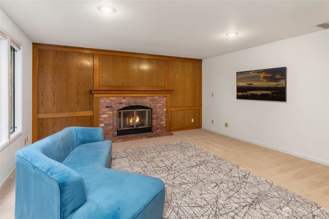 13815 176th Place NE, Redmond, WA 98052