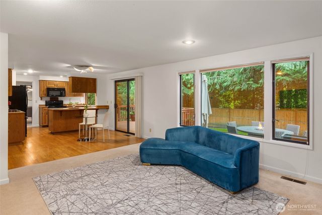 13815 176th Place NE, Redmond, WA 98052