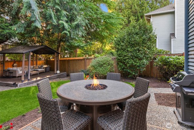 13815 176th Place NE, Redmond, WA 98052