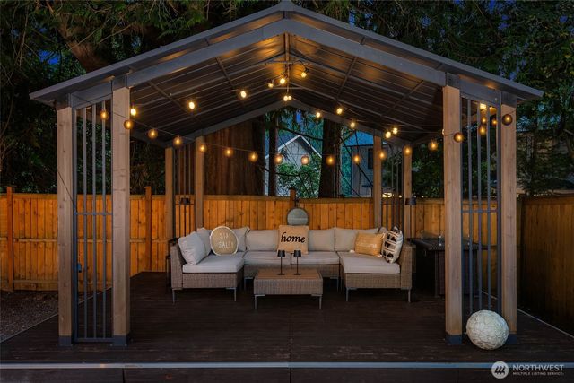 13815 176th Place NE, Redmond, WA 98052