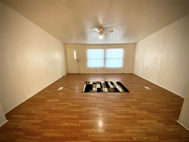 1002 Willow Street, Mexia, TX 76667