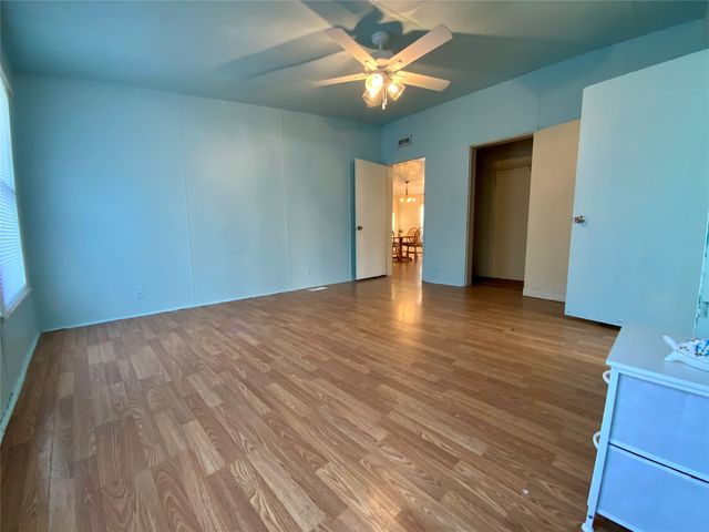 1002 Willow Street, Mexia, TX 76667