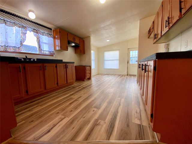 1002 Willow Street, Mexia, TX 76667