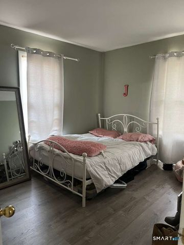 124 Smith Street, Derby, CT 06418