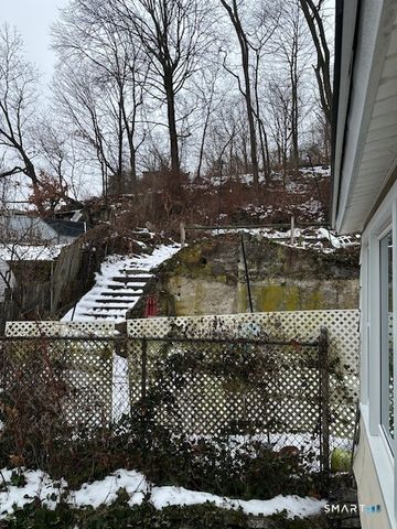 124 Smith Street, Derby, CT 06418