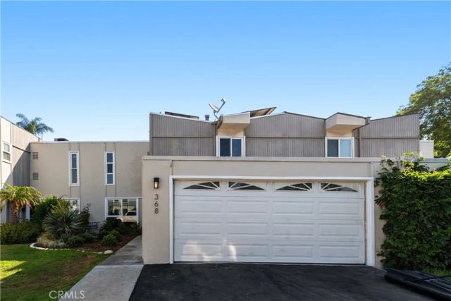368 Genoa, Costa Mesa, CA 92627