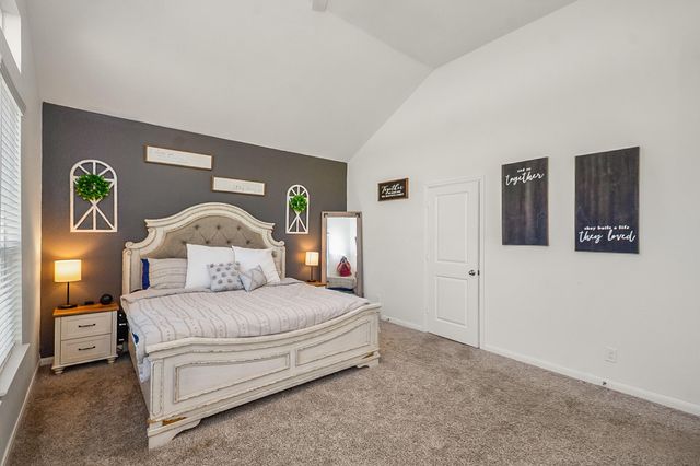 322 Wellshire Drive, West Columbia, TX 77486