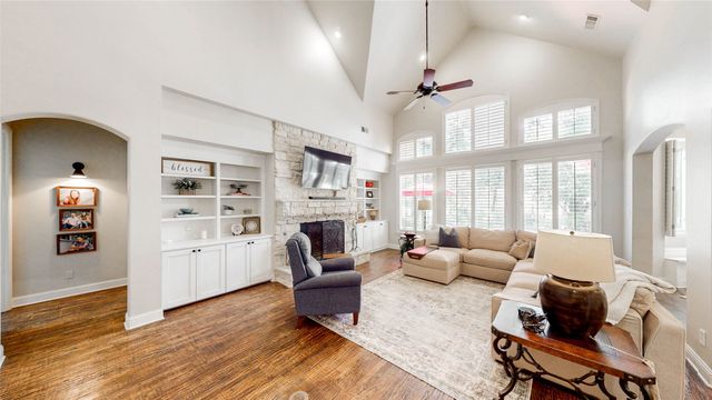4319 Crown Knoll Circle, Flower Mound, TX 75028
