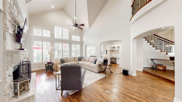 4319 Crown Knoll Circle, Flower Mound, TX 75028