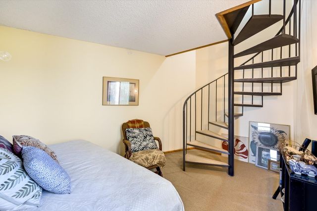 501 Coventry RD, Spicewood, TX 78669