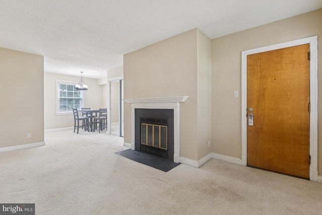2803 ARLINGTON BLVD #130, Arlington, VA 22201