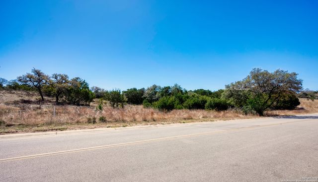 2100 Clubs Drive, Boerne, TX 78006