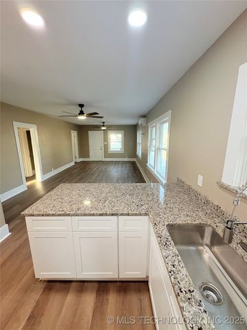 402 E Street NW, Ardmore, OK 73401