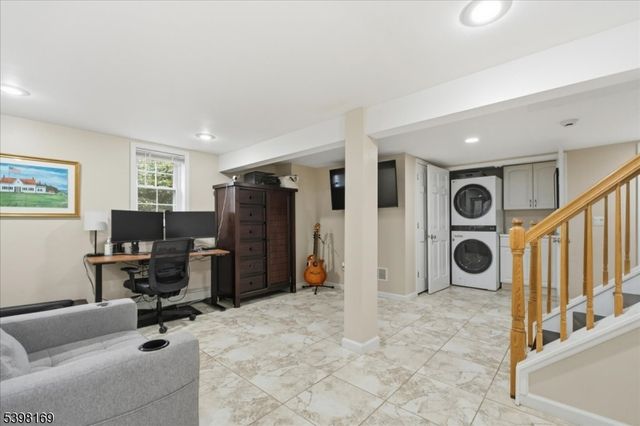 172 E Shore Trl, Sparta Twp., NJ 07871