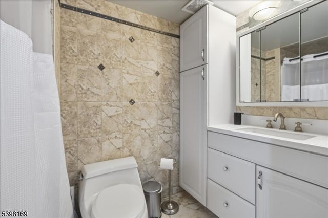 172 E Shore Trl, Sparta Twp., NJ 07871