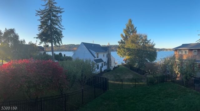 172 E Shore Trl, Sparta Twp., NJ 07871