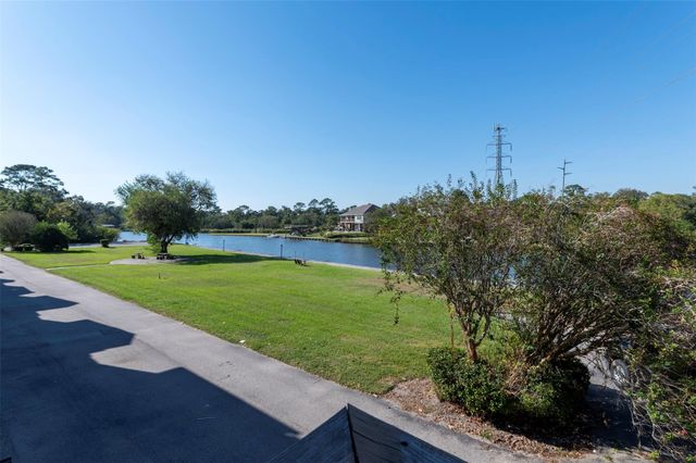 2137 Casa Rio Circle, Dickinson, TX 77539