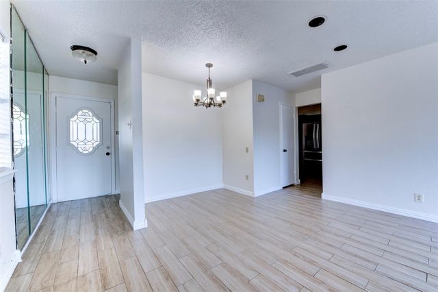 2137 Casa Rio Circle, Dickinson, TX 77539