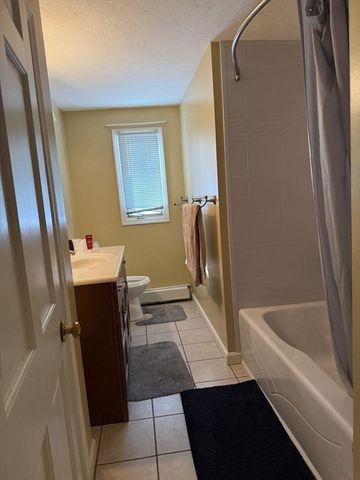 11 Bluegrass Ln, Shrewsbury, MA 01545