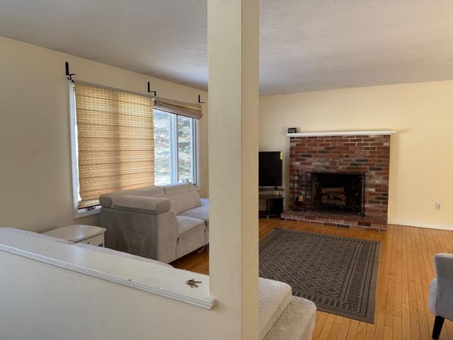 11 Bluegrass Ln, Shrewsbury, MA 01545