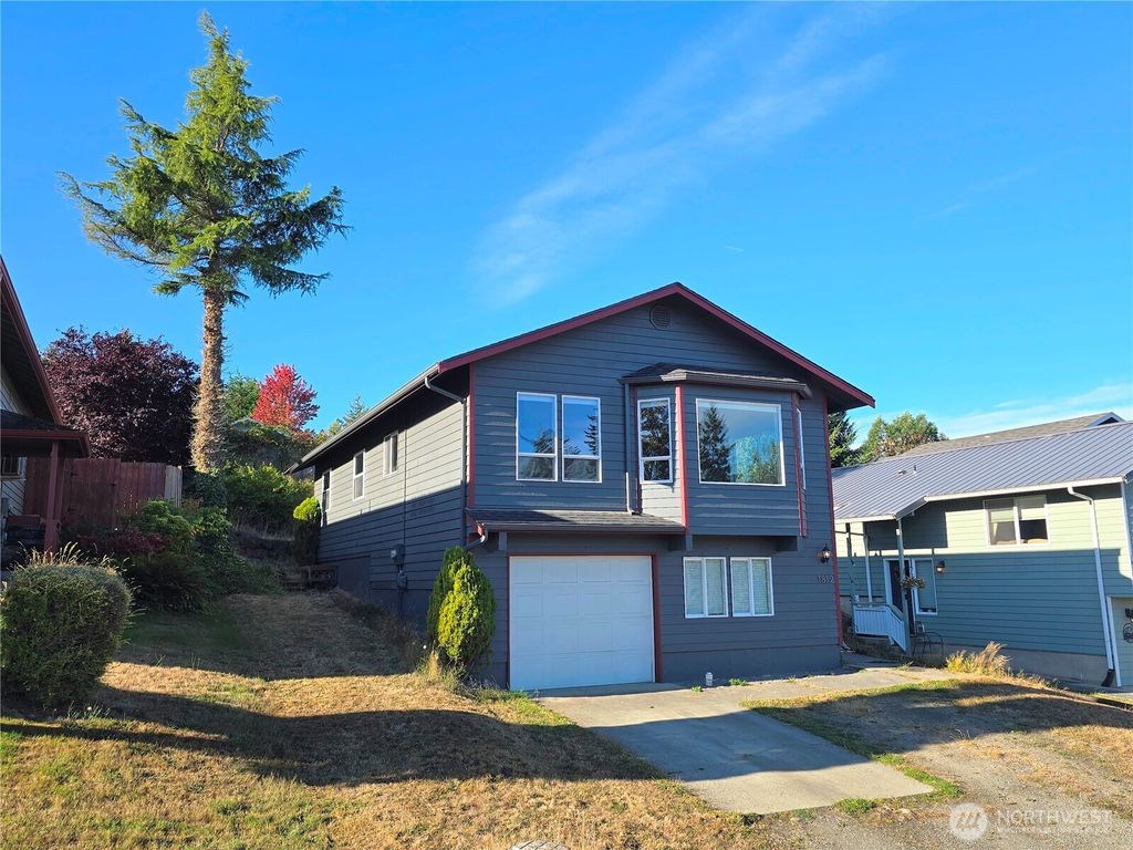 1812 W 12th Street, Port Angeles, WA 98363