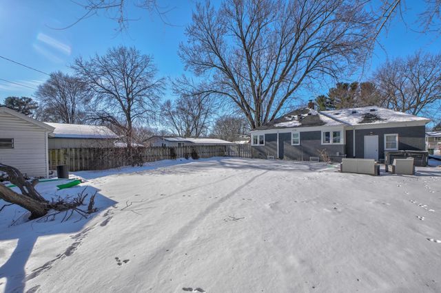 208 11th Street S, Hudson, WI 54016