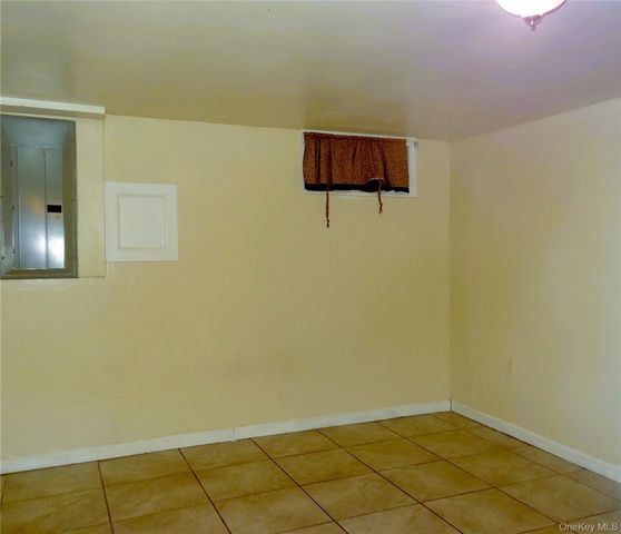 15 Penndale Drive, Amityville, NY 11701