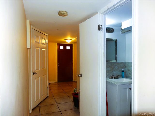 15 Penndale Drive, Amityville, NY 11701