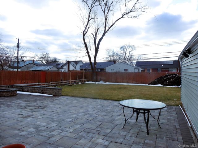 15 Penndale Drive, Amityville, NY 11701