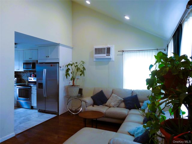 15 Penndale Drive, Amityville, NY 11701