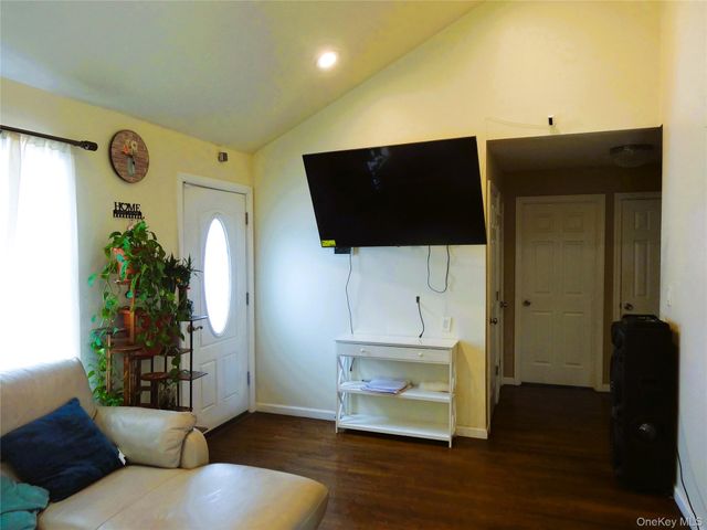 15 Penndale Drive, Amityville, NY 11701