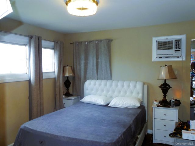 15 Penndale Drive, Amityville, NY 11701