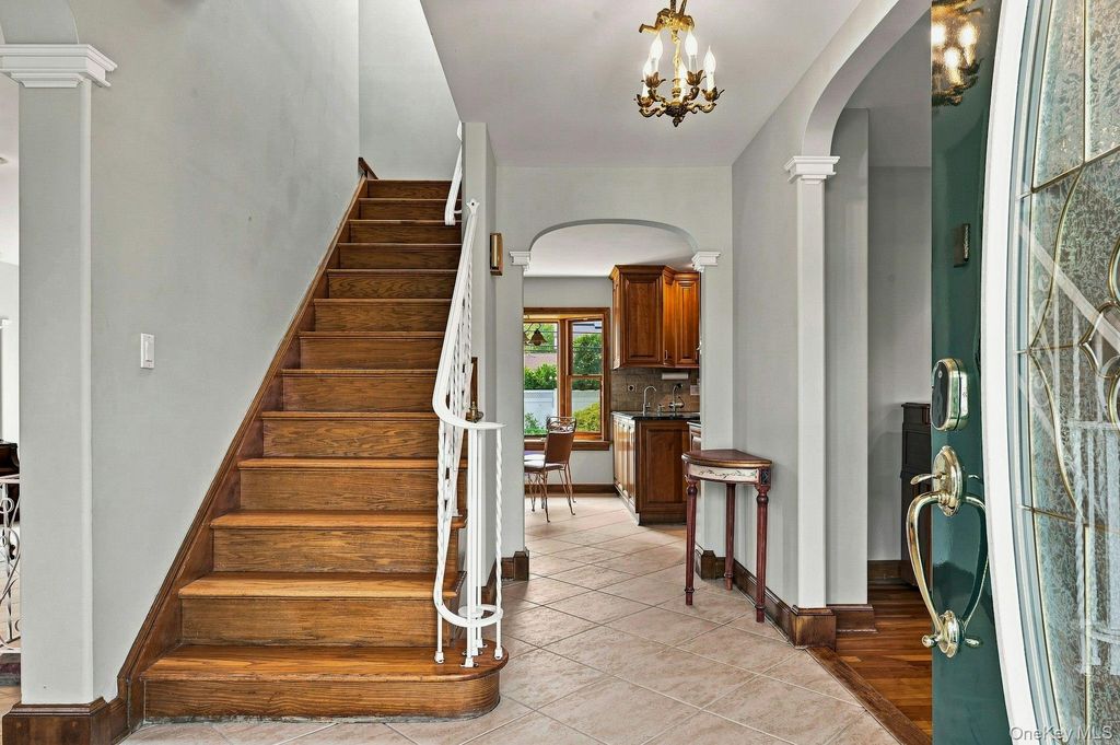 7 Herkimer Avenue, Jericho, NY 11753 — photo 5