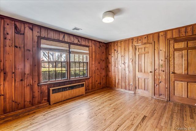 110 Hegemans Lane, Old Brookville, NY 11545