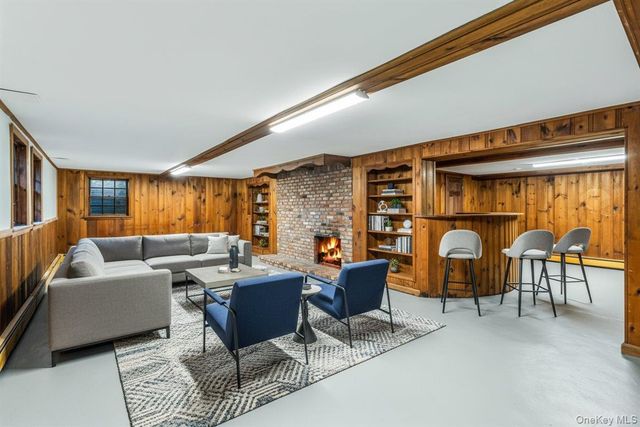 110 Hegemans Lane, Old Brookville, NY 11545