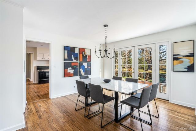 110 Hegemans Lane, Old Brookville, NY 11545