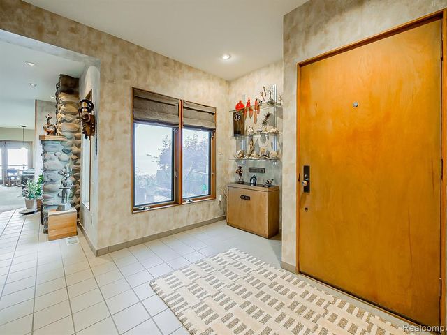 7830 Barnsbury Road, West Bloomfield, MI 48324
