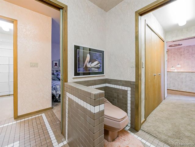 7830 Barnsbury Road, West Bloomfield, MI 48324
