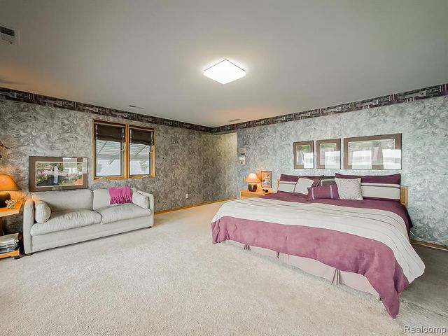 7830 Barnsbury Road, West Bloomfield, MI 48324