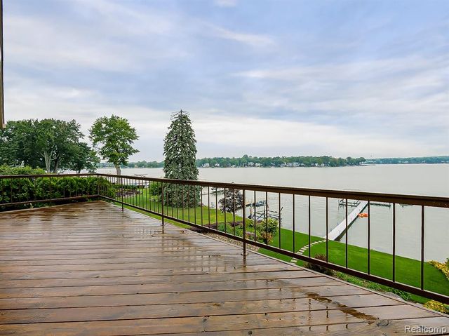 7830 Barnsbury Road, West Bloomfield, MI 48324