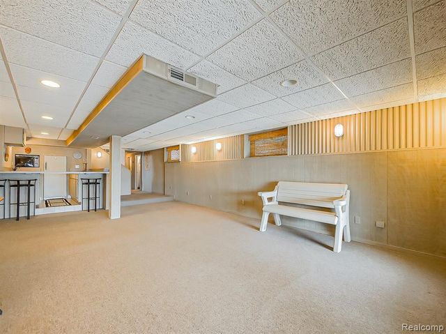 7830 Barnsbury Road, West Bloomfield, MI 48324