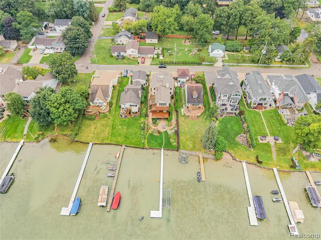 7830 Barnsbury Road, West Bloomfield, MI 48324
