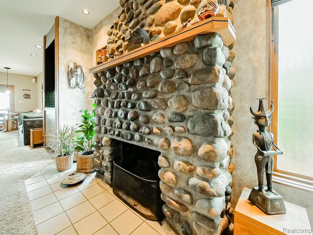 7830 Barnsbury Road, West Bloomfield, MI 48324