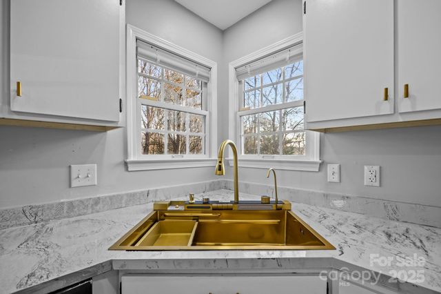 23 Westmont Drive, Asheville, NC 28806