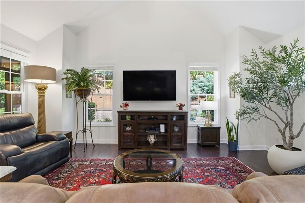 Image 4 of property listing at 216 Providence Lane, Canton, GA 30114