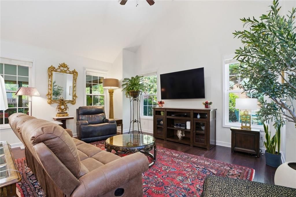 Image 5 of property listing at 216 Providence Lane, Canton, GA 30114
