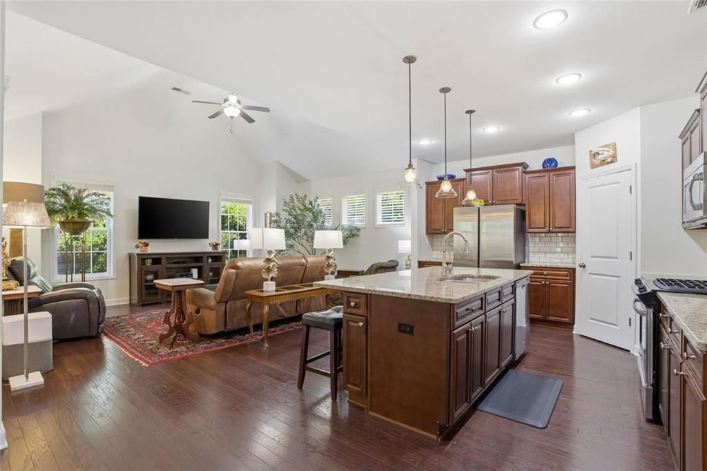 Image 8 of property listing at 216 Providence Lane, Canton, GA 30114