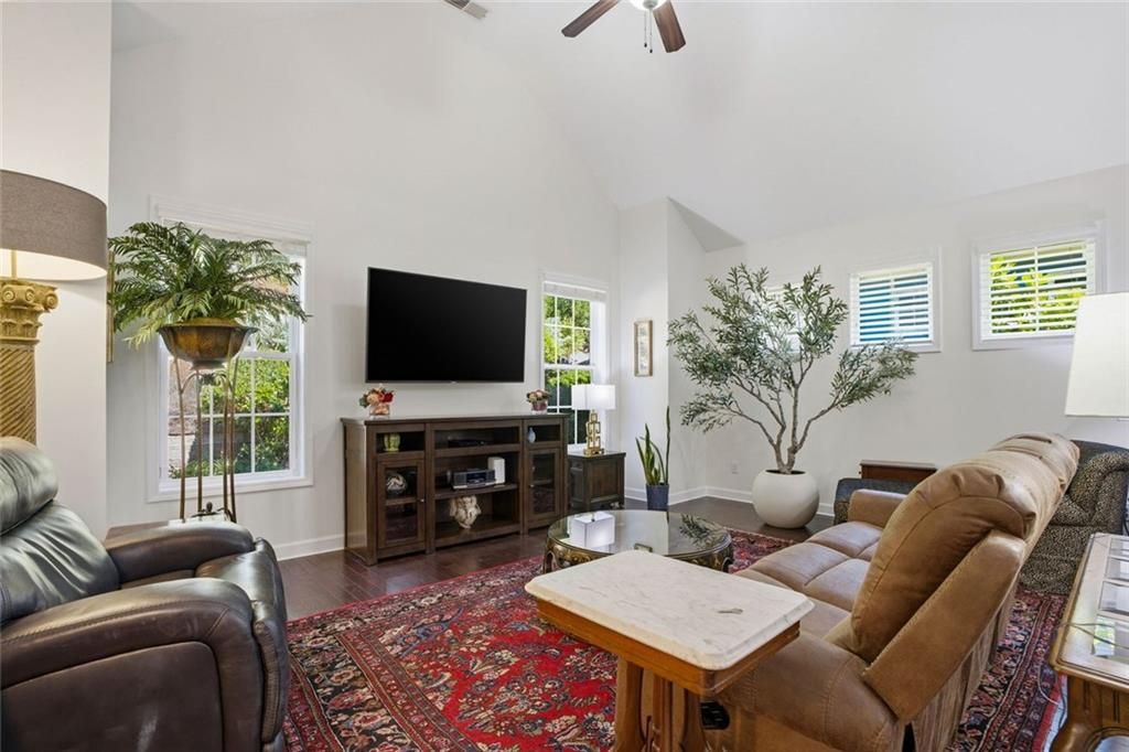 Image 9 of property listing at 216 Providence Lane, Canton, GA 30114