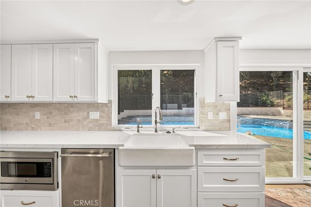 29815 Knoll View Drive, Rancho Palos Verdes, CA 90275