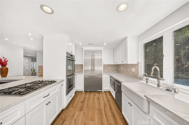 29815 Knoll View Drive, Rancho Palos Verdes, CA 90275